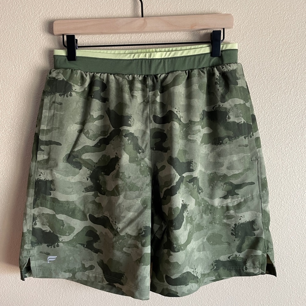 Fabletics Fundamental Short II 7” - lined - size M